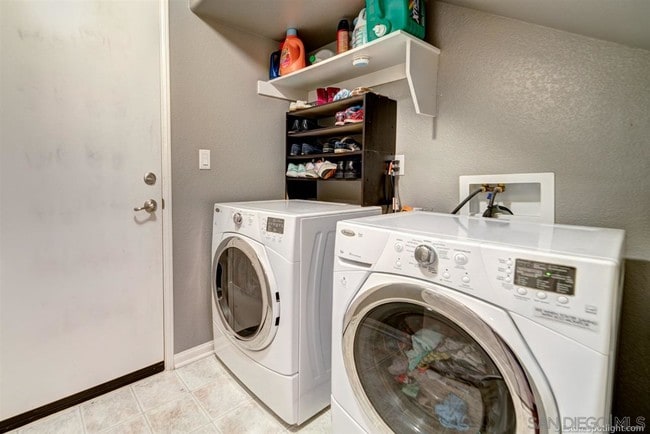 Building Photo - 1862 Hazel Ct