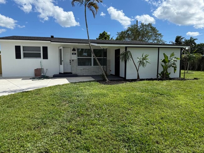 Primary Photo - 958 Montego Dr