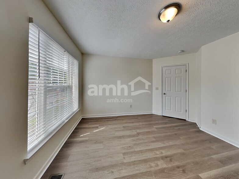 Building Photo - 408 Jameswood Ct