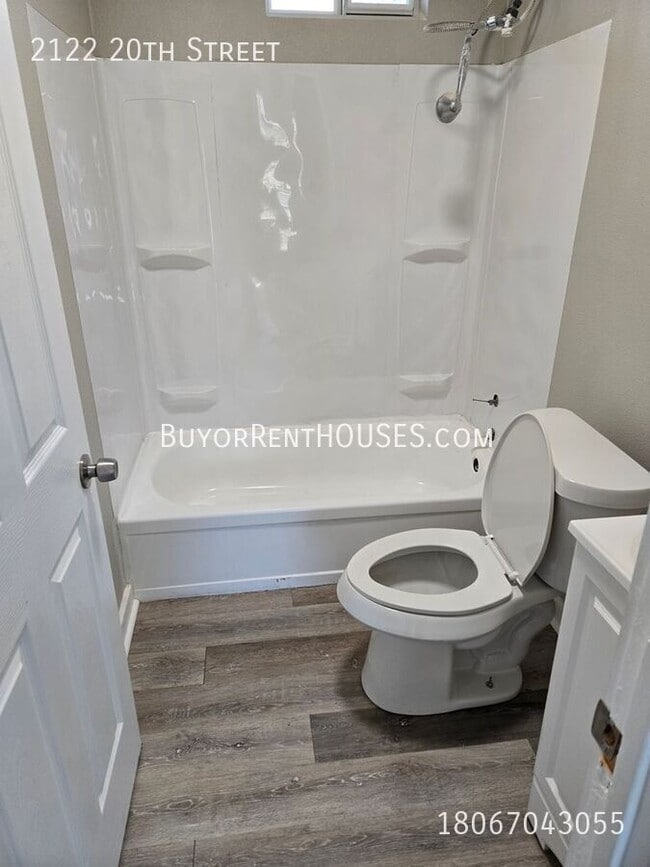 Building Photo - 2122 20th St