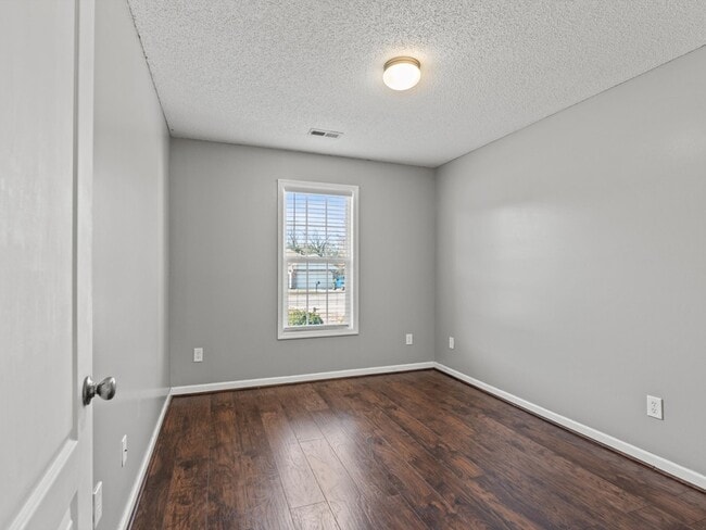 Building Photo - 213 Steppe Ct