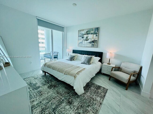 Building Photo - 951 Brickell Ave