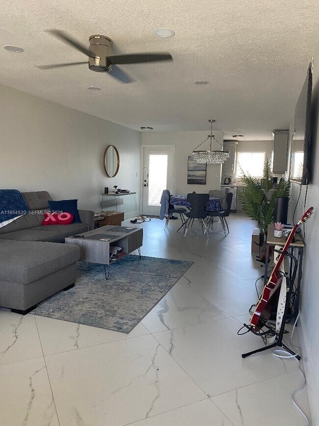 Building Photo - 100 Waterway Dr S