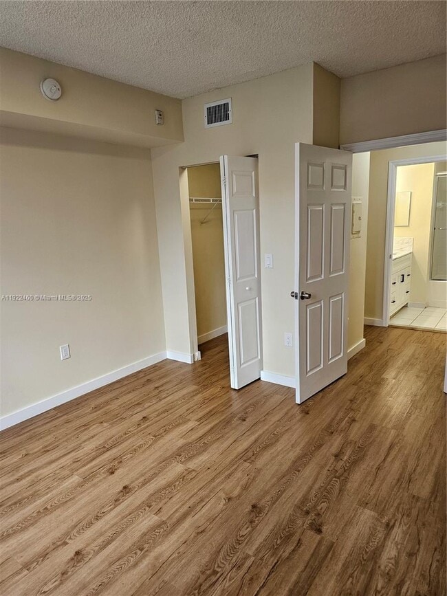 Building Photo - 2090 W Preserve Way