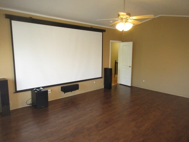 Building Photo - 7320 Desert Eagle Rd NE