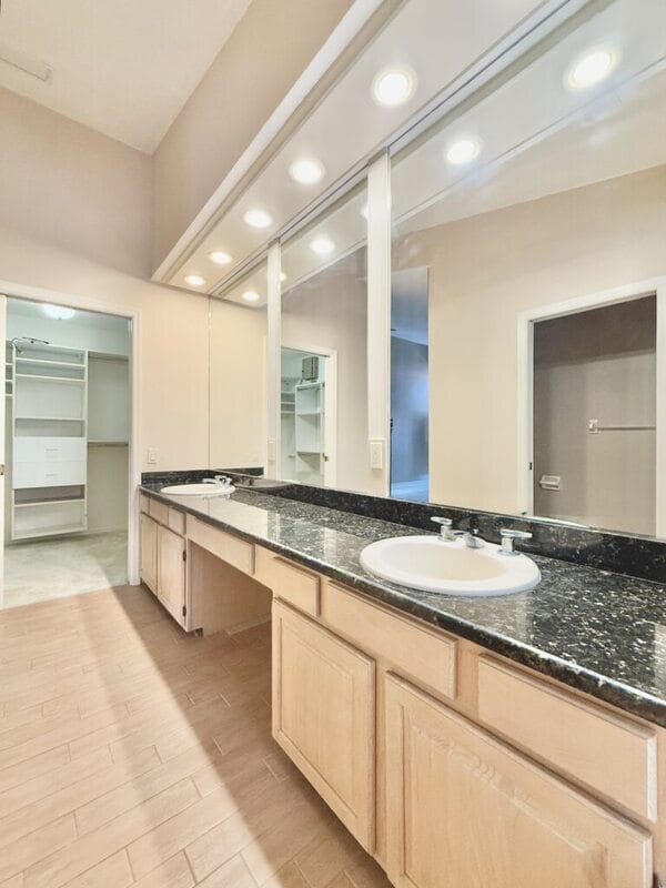 Building Photo - 14530 Alejo Ct