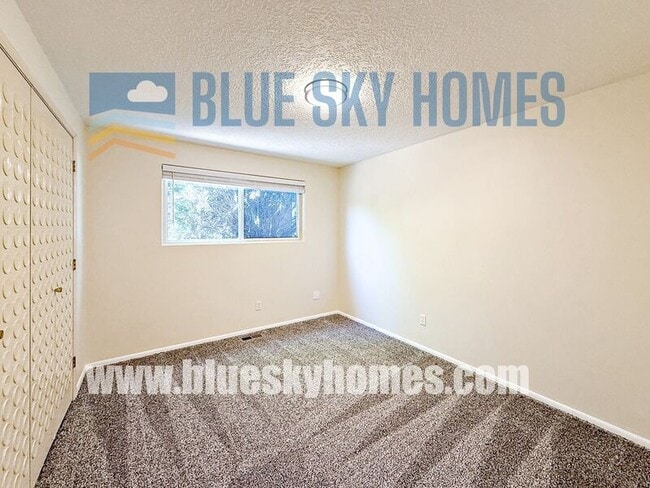 Building Photo - 1623 S Joyce St