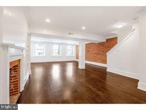 Building Photo - 8 N New St