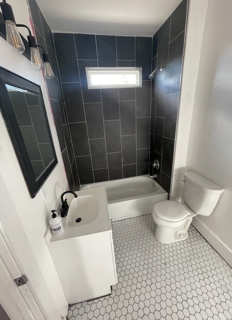 Building Photo - 5 Bedroom Virginia