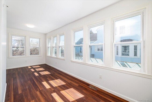 Building Photo - 31 N Lewis Pl