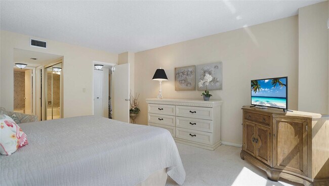 Building Photo - 3900 Galt Ocean Dr