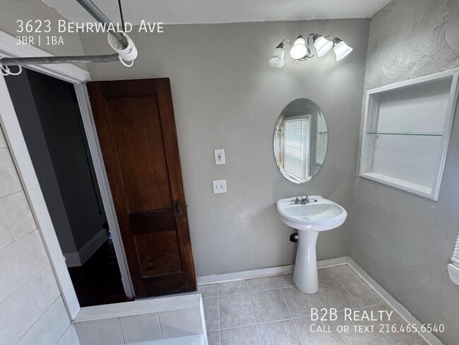 Building Photo - 3623 Behrwald Ave