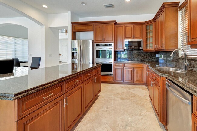 Building Photo - 10640 NW 83rd Ct