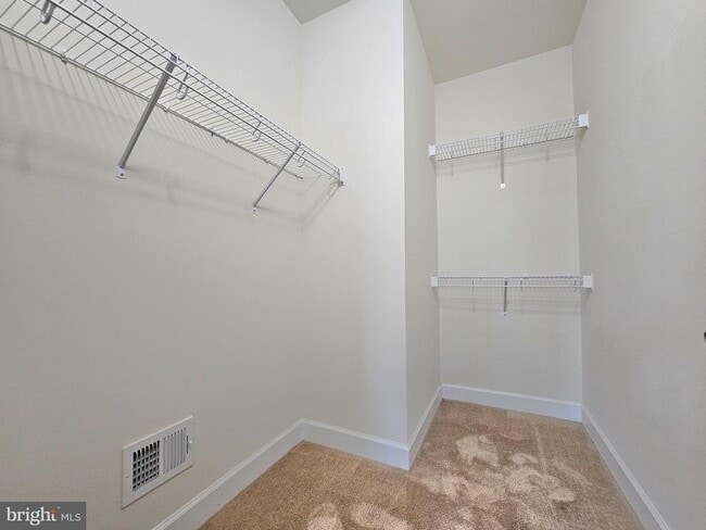 Building Photo - 8820 Englewood Farms Dr