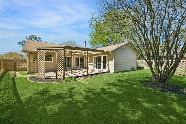 Building Photo - 711 Flower Field Ct