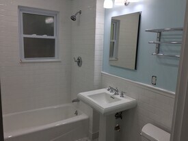 Building Photo - 44 Waverley Ave