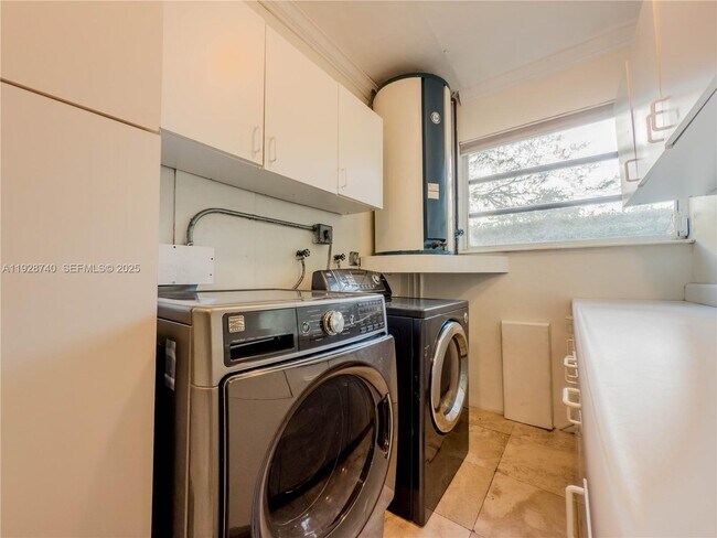 Building Photo - 730 SW 80th St