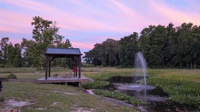 Building Photo - 1208 County Rd 315