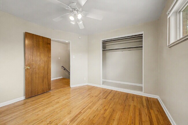 Building Photo - "Charming 2-Bedroom Apartment with Spacious Living – 1025 Sq Ft in Prime Denver Location!"