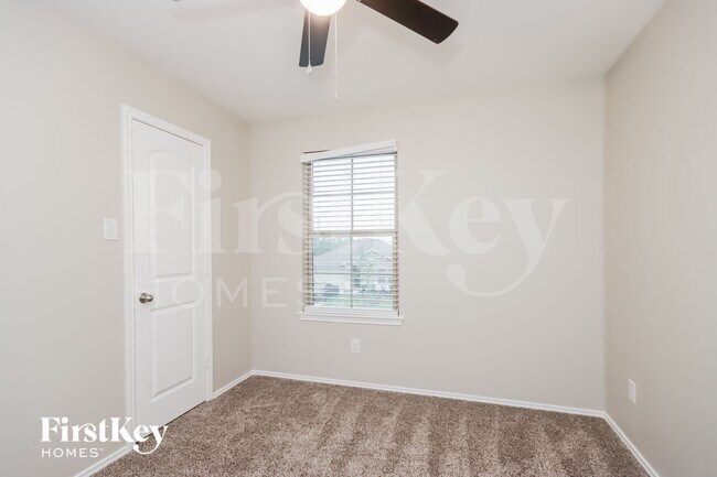 Building Photo - 5909 Warm Bungalow Ln