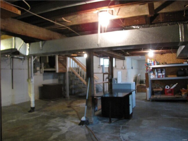 Building Photo - 1313 Claytonia Terrace