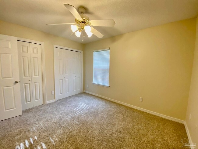 Building Photo - 1550 Oakhill Rd