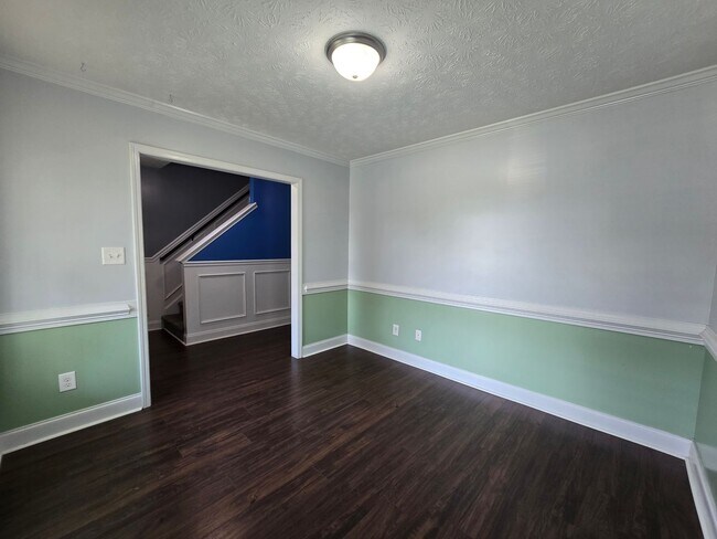 Building Photo - 103 Flag Dr