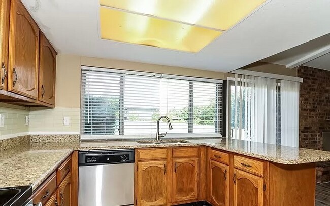 Building Photo - 2308 Escalante Ave