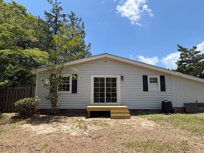 Building Photo - 1105 Francis Marion Dr