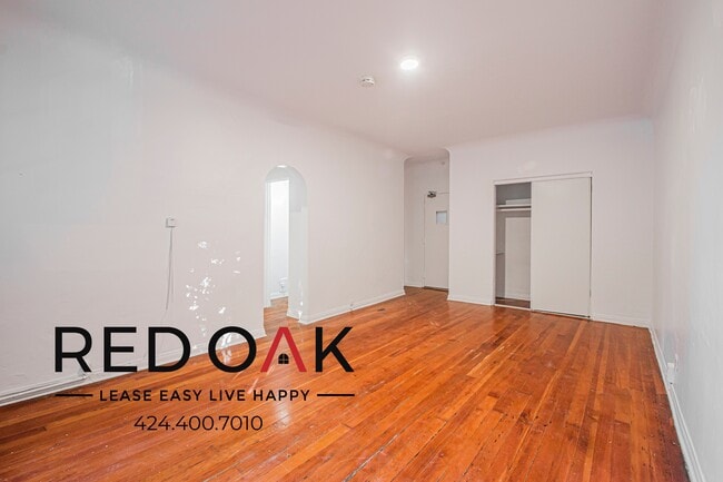 Building Photo - 706 N St Andrews Pl