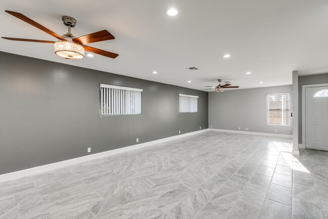 Building Photo - 406 Sea Willow Dr