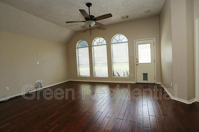 Building Photo - 1718 Calmar Dr