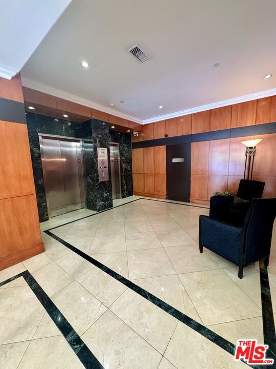 Building Photo - 10787 Wilshire Blvd