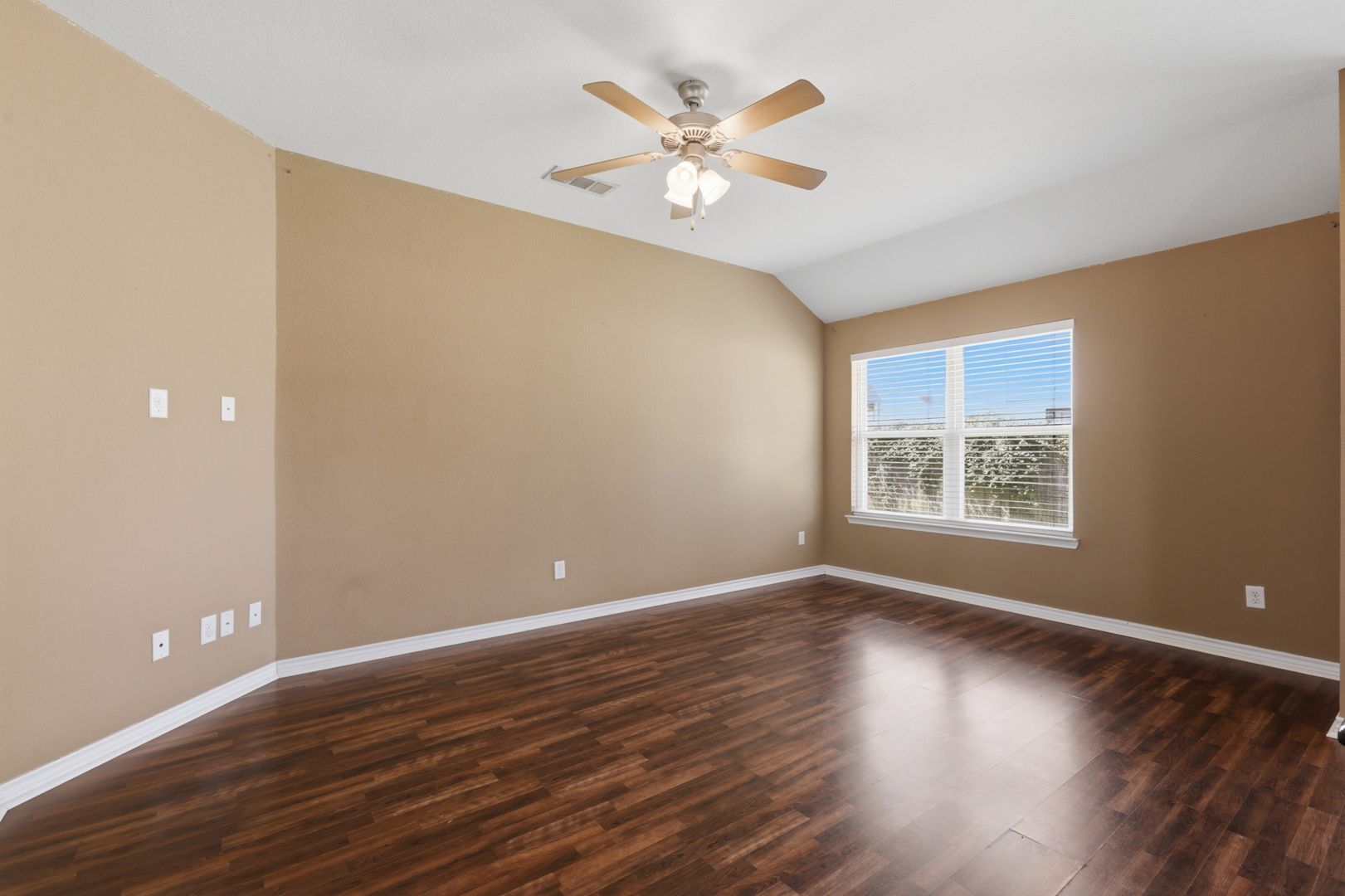 Building Photo - Spacious 3/2 Available for Lease in Bryan/College Station