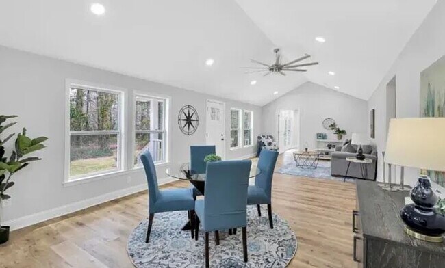 Building Photo - "Charming 3-Bed, 2-Bath Retreat with 1700 Sq. Ft. of Comfort in Simpsonville, SC!"