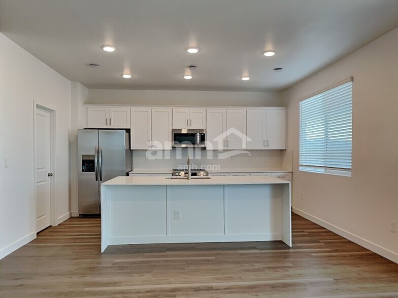 Building Photo - 4511 S 97th Dr