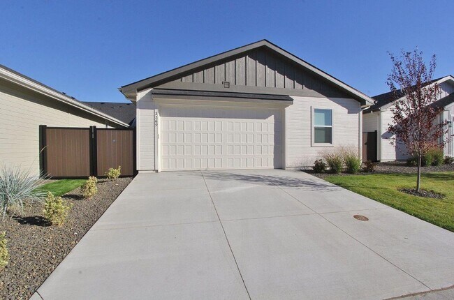 Building Photo - Immaculate Single-Level Patio Home