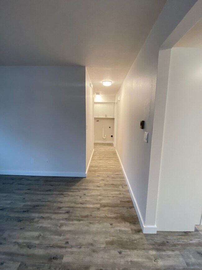 Building Photo - 632