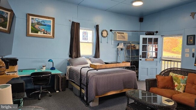 Building Photo - 36 Shore Dr