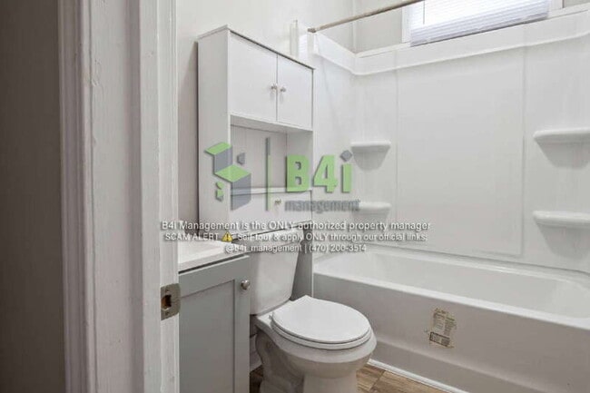 Building Photo - 705 Barnesville St