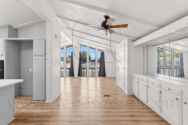 Building Photo - Spacious 2 Bedroom Home in a Desirable 55+ Hemet Community