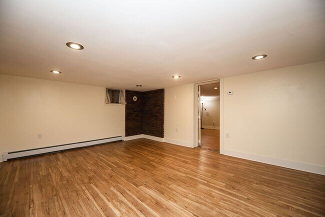 Building Photo - 2 Bedroom + Office, 3 Bath in Old Town Fort Collins