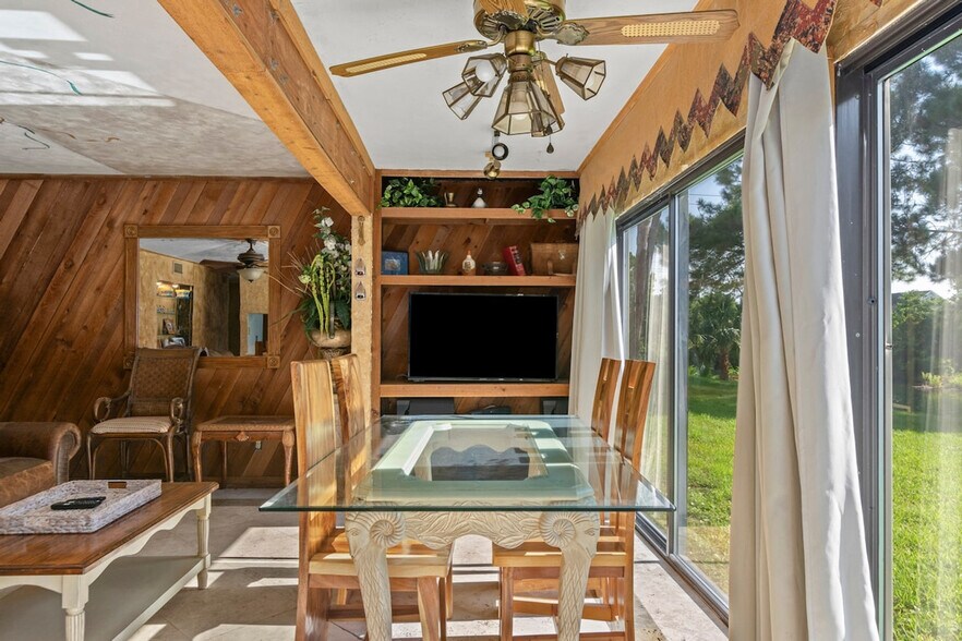 Building Photo - 4000 Gulf Terrace Dr