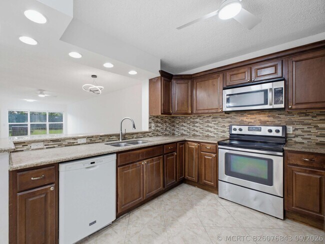 Building Photo - 9160 Fairbanks Ln