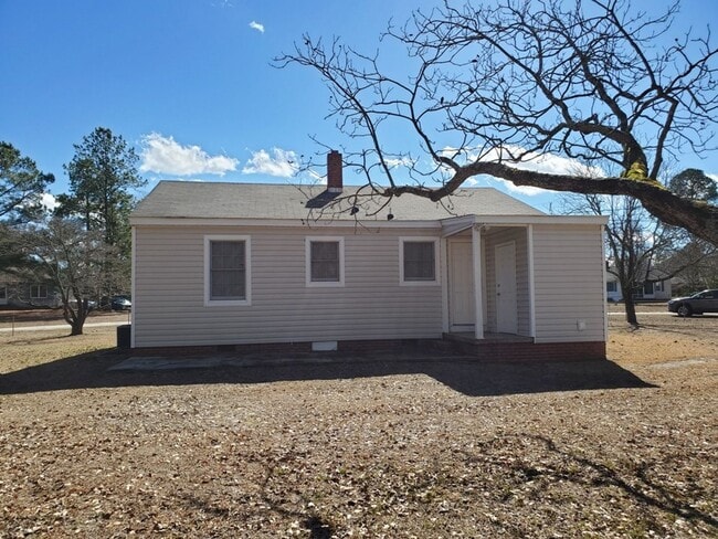 Building Photo - 1511 Converse Ave