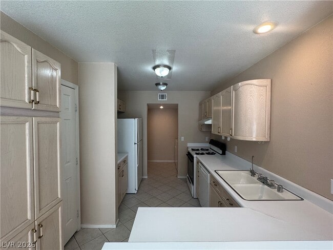 Building Photo - 2604 Autumn Blaze Ave