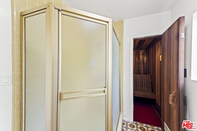 Building Photo - 6237 Warner Dr