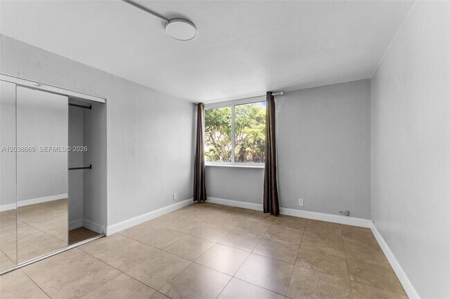Building Photo - 9001 SW 77th Ave