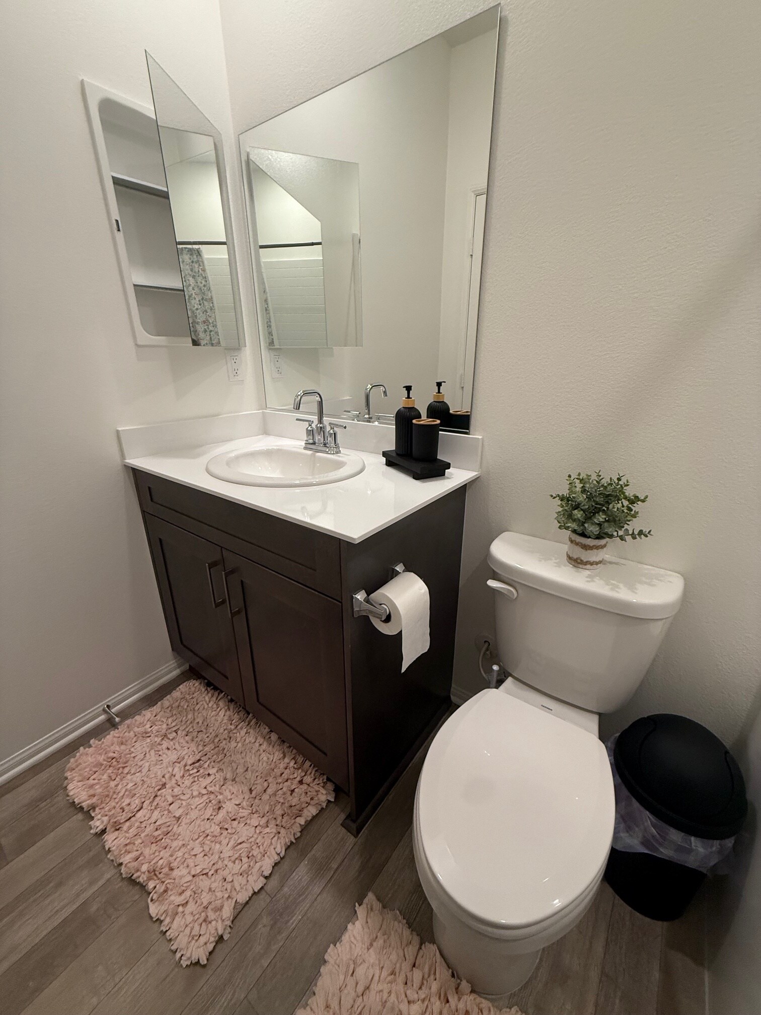 bathroom 2 - 13895 Vantage St