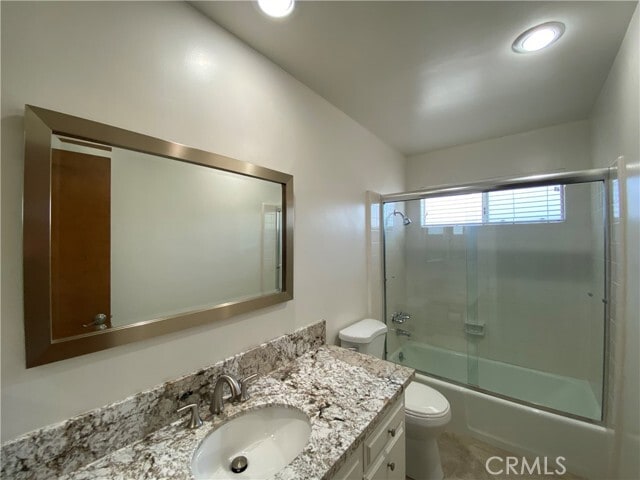 Building Photo - 551 W 40th St